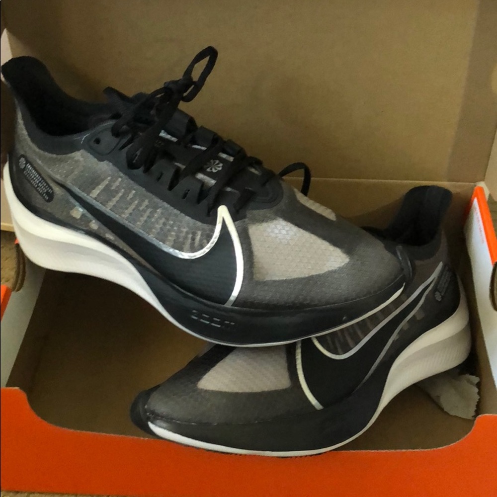 WMNS Nike Zoom Gravity